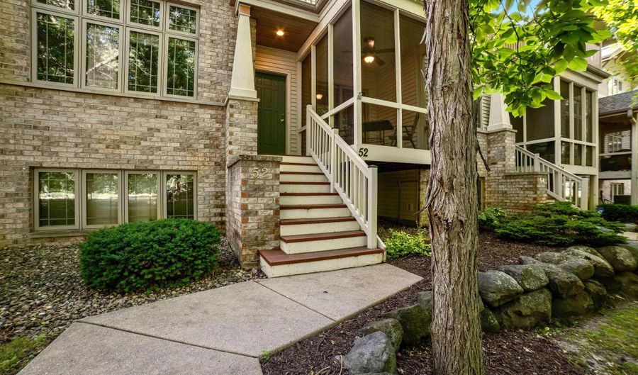 52 Wood Brook Way, Fitchburg, WI 53711 - 2 Beds, 4 Bath