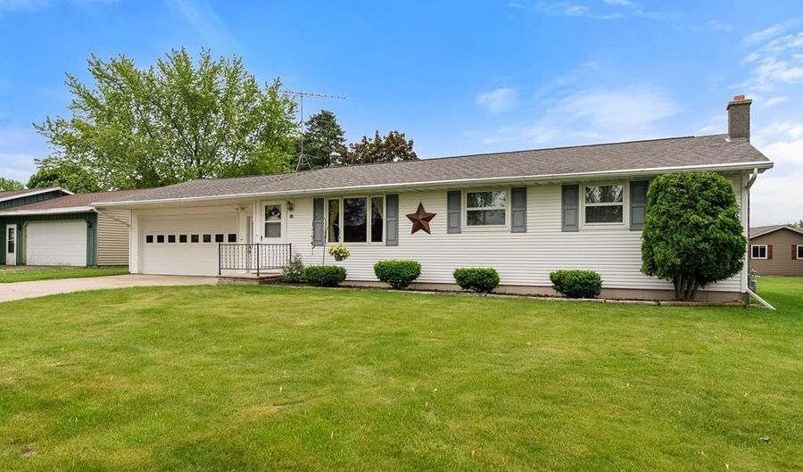55 Villa Hgts Ct, Algoma, WI 54201 - 3 Beds, 1 Bath