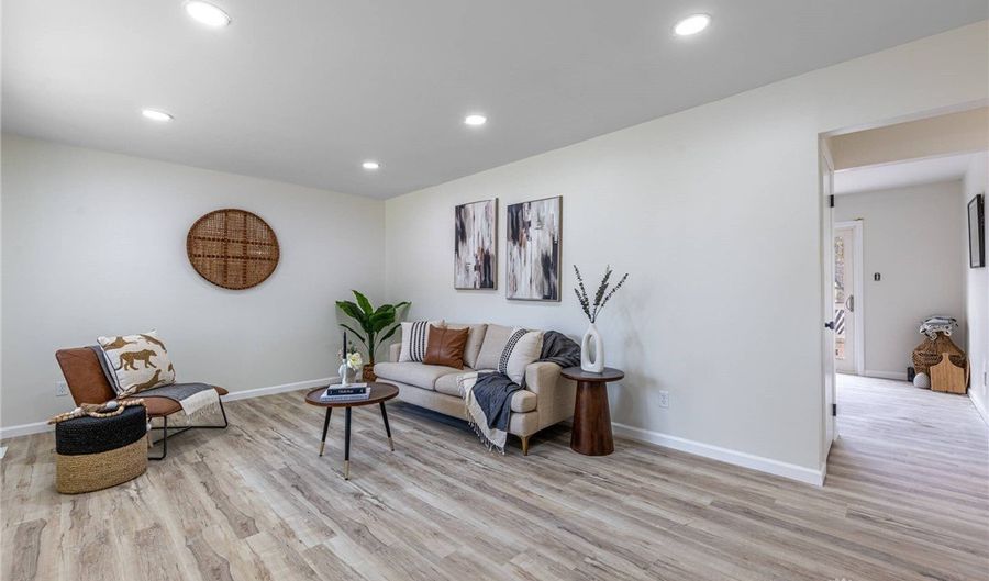 1747 Summithills Dr, Anderson Twp., OH 45255 - 3 Beds, 3 Bath