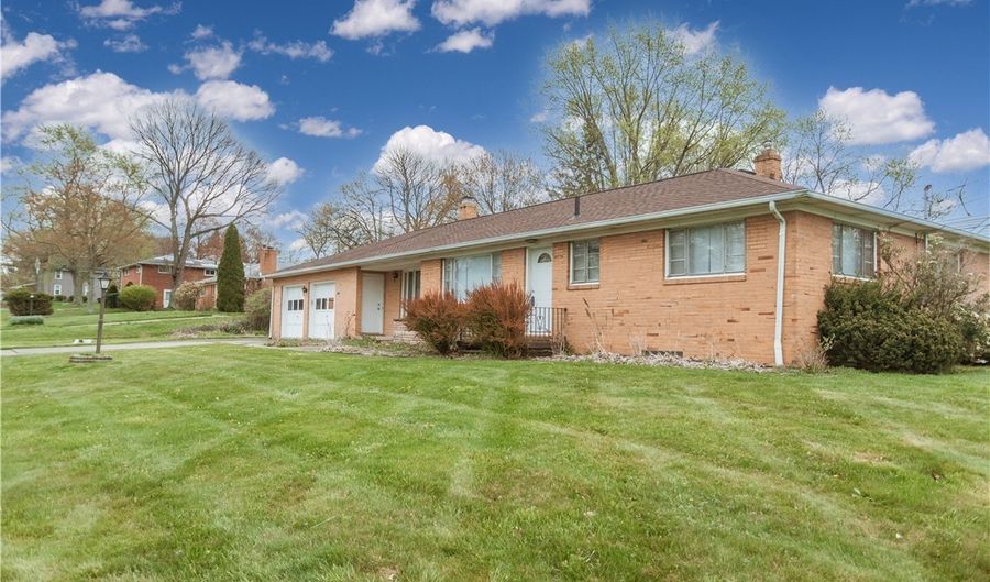 1420 48th St NW, Canton, OH 44709 - 3 Beds, 3 Bath