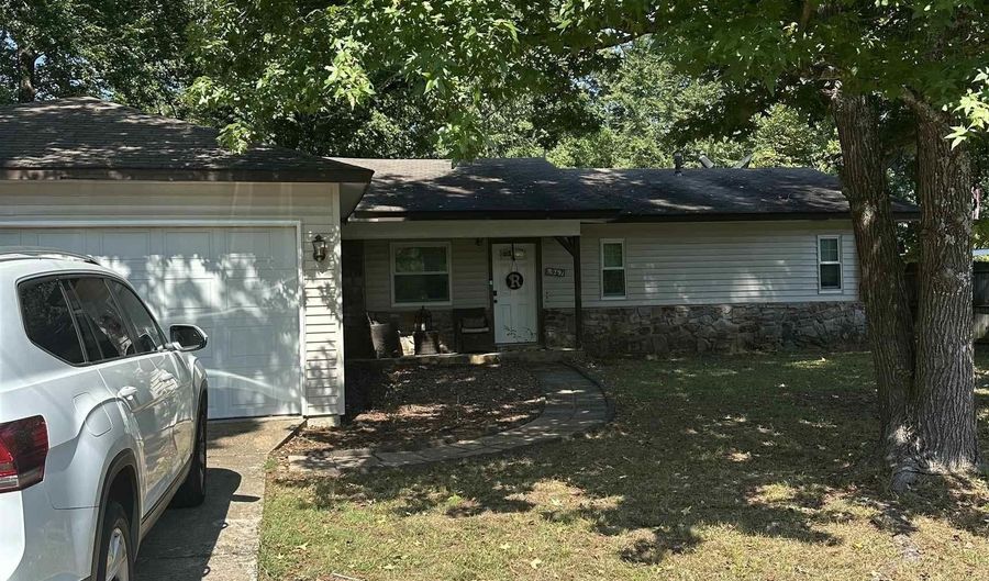 7967 CINDY Dr, Bryant, AR 72019 - 3 Beds, 2 Bath
