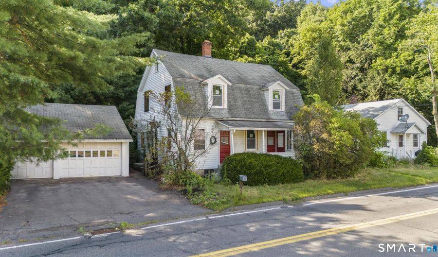 41 Old Farms Rd, Avon, CT 06001 - 7 Beds, 3 Bath