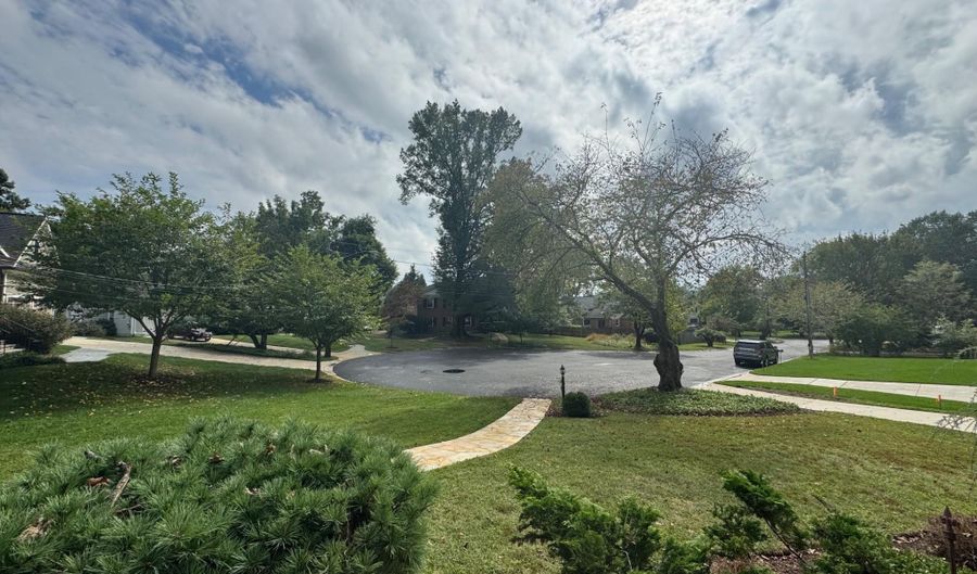 7223 MARBURY Ct, Bethesda, MD 20817 - 5 Beds, 3 Bath