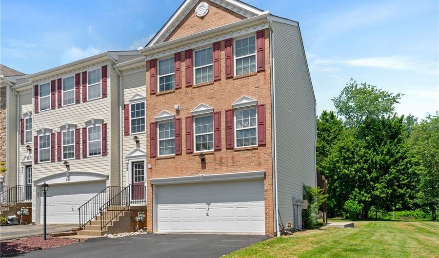 926 Talon Ct, Allegheny Twp., PA 15656 - 3 Beds, 3 Bath