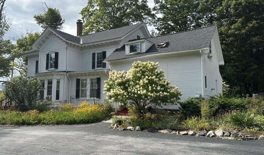25 Grove St, Brandon, VT 05733 - 6 Beds, 6 Bath