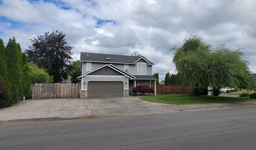 1301 NW 4TH Ave, Battle Ground, WA 98604 - 5 Beds, 3 Bath