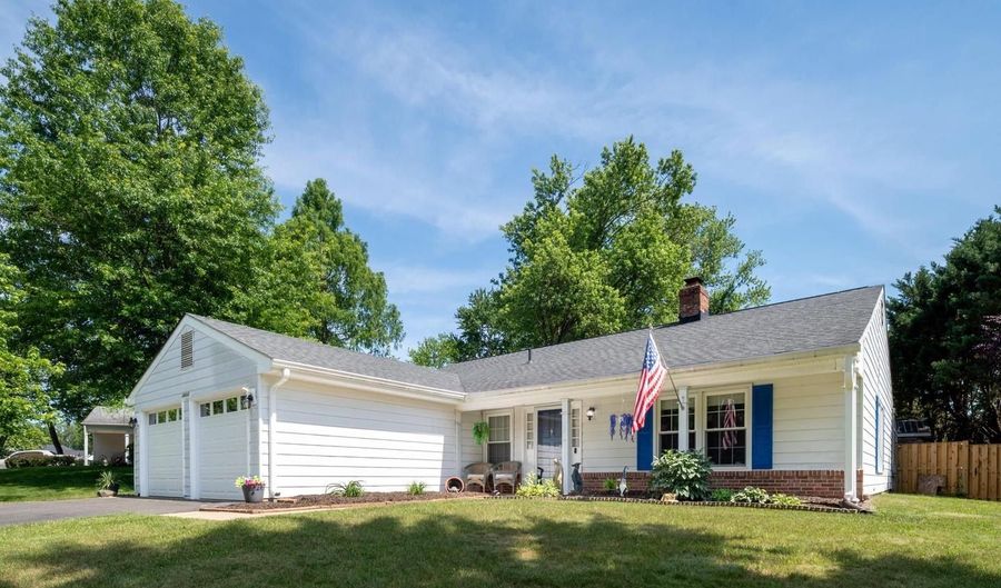 15013 NARROWS Ln, Bowie, MD 20716 - 3 Beds, 2 Bath