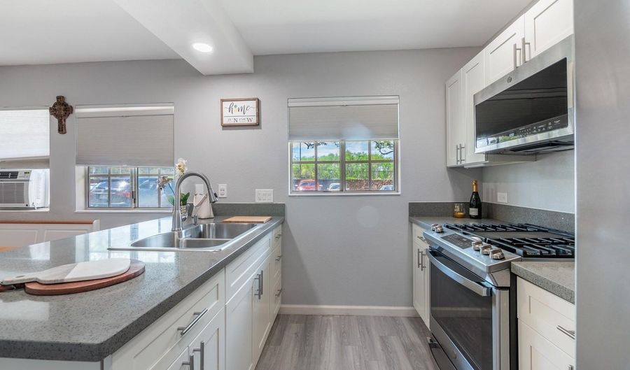 91-1066 Makaaloa St 14D, Ewa Beach, HI 96706 - 2 Beds, 3 Bath