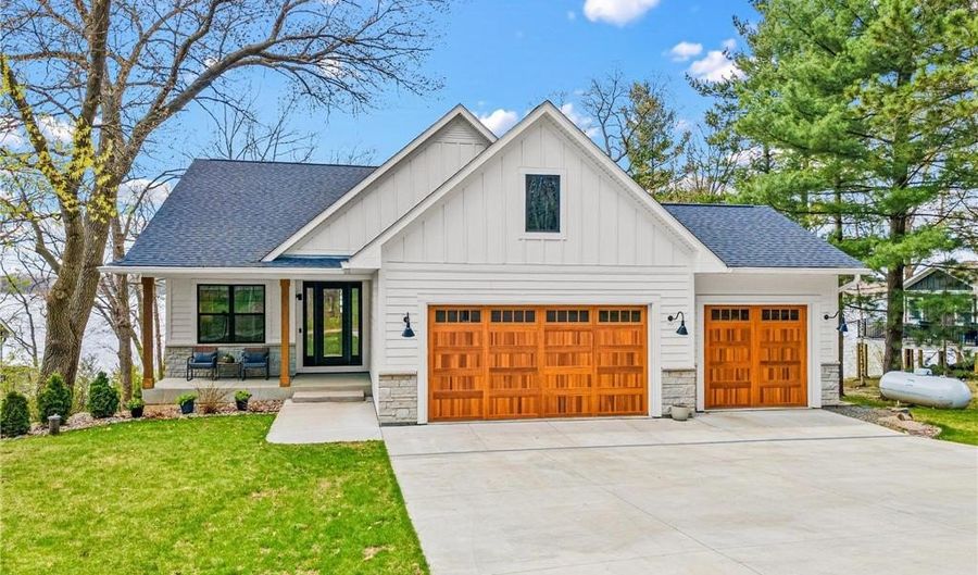 73 197th St, Alden, WI 54026 - 5 Beds, 3 Bath