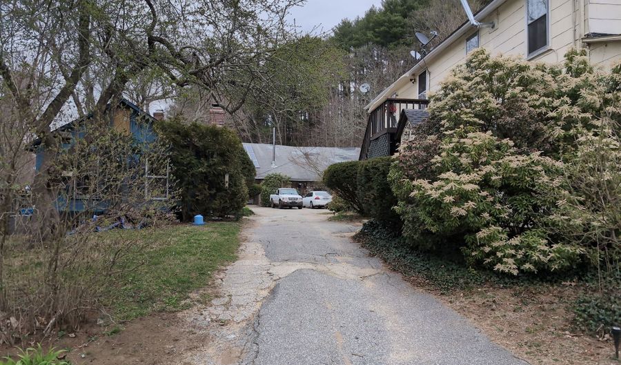 642 Old Hartford Rd, Colchester, CT 06415 - 3 Beds, 0 Bath