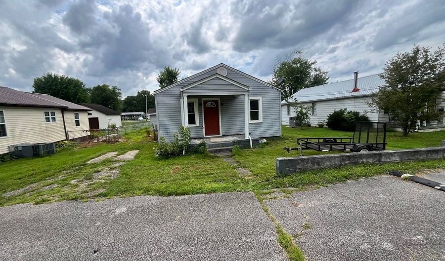 62 Railroad St, Bancroft, WV 25011 - 2 Beds, 1 Bath