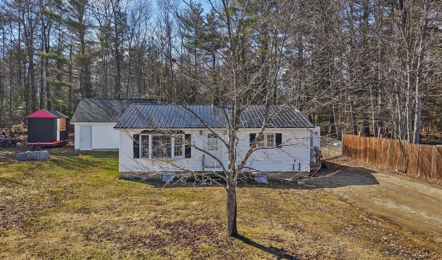 238 Swan Lake Ave, Belfast, ME 04915 - 3 Beds, 1 Bath