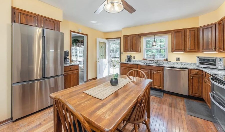 2302 FERNWOOD Ave, Atco, NJ 08004 - 4 Beds, 3 Bath