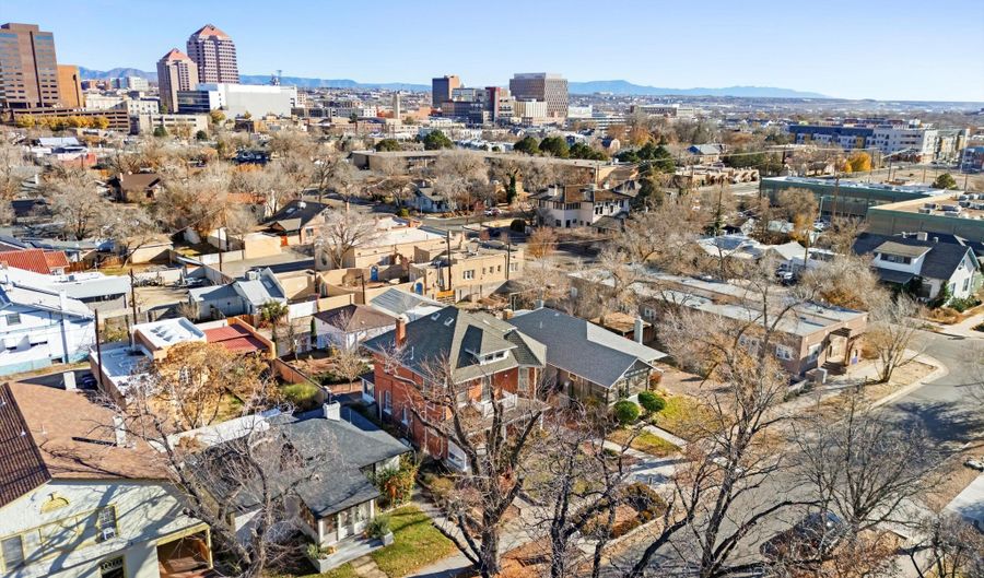 412 11th St NW, Albuquerque, NM 87102 - 3 Beds, 3 Bath
