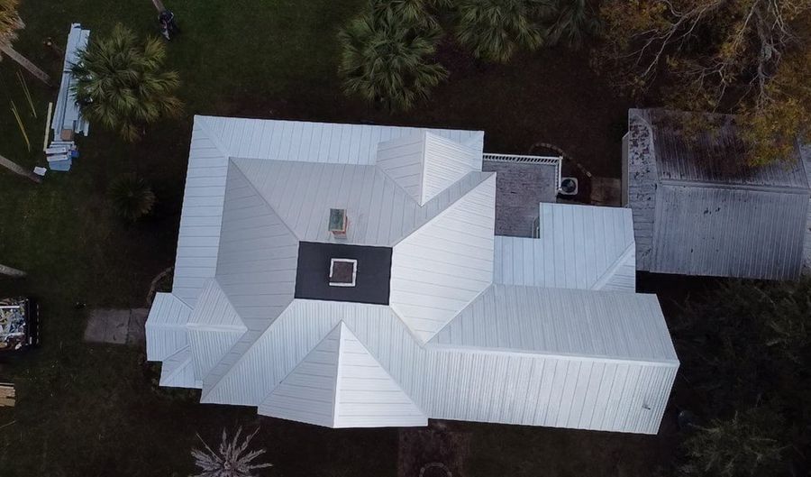 142 4th St, Apalachicola, FL 32320 - 1 Beds, 2 Bath