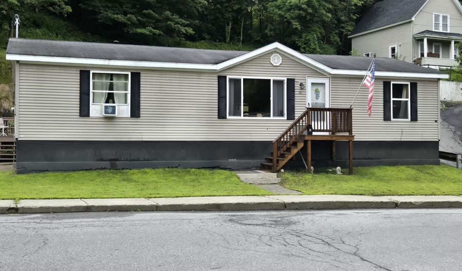 41 Brooklyn St, Barre, VT 05641 - 3 Beds, 2 Bath