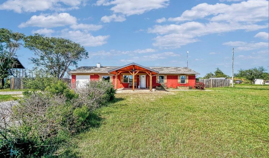 20429 E County Road 159, Altus, OK 73521 - 3 Beds, 2 Bath
