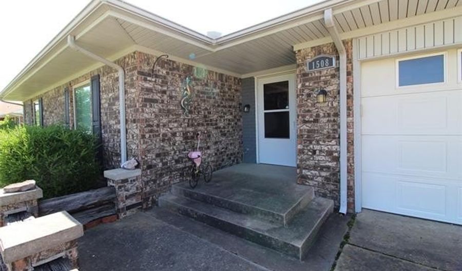 1508 Sunny Ln, Ardmore, OK 73401 - 4 Beds, 2 Bath