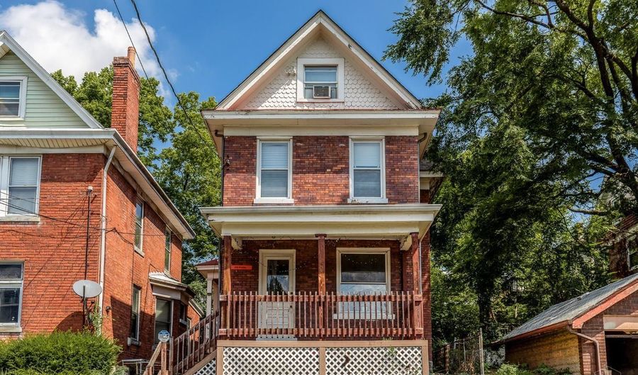208 Bosley St, Cincinnati, OH 45219 - 6 Beds, 2 Bath