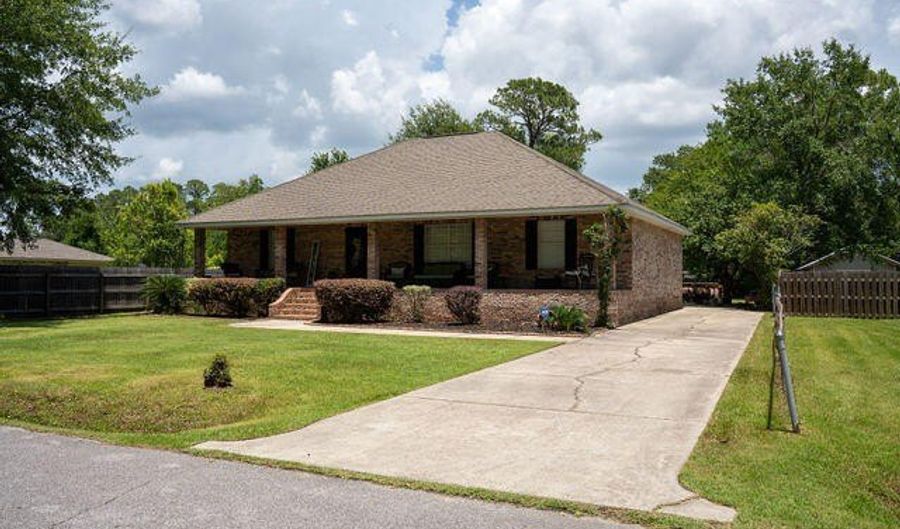 6816 Natchez St, Biloxi, MS 39532 - 3 Beds, 2 Bath