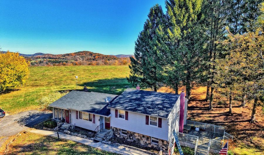 31 Yellow City Rd, Amenia, NY 12501 - 3 Beds, 2 Bath