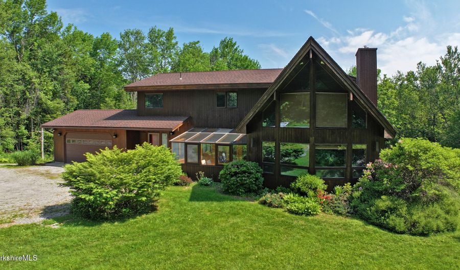 707 Benton Hill Rd, Becket, MA 01223 - 4 Beds, 3 Bath