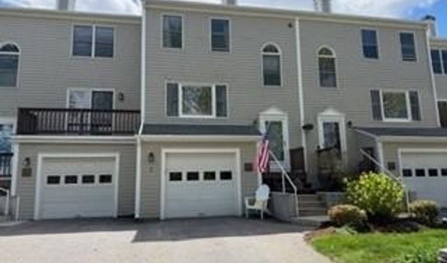 414 North Ln, Bristol, RI 02809 - 2 Beds, 2 Bath