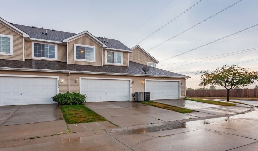 2840 Ashland Ct, Altoona, IA 50009 - 2 Beds, 3 Bath