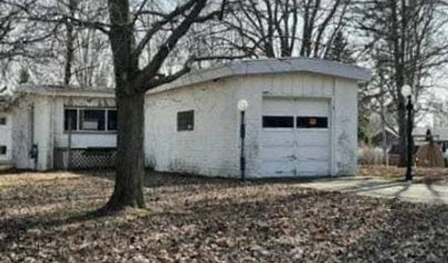 160 Parker Ave, Alpena, MI 49707 - 3 Beds, 2 Bath