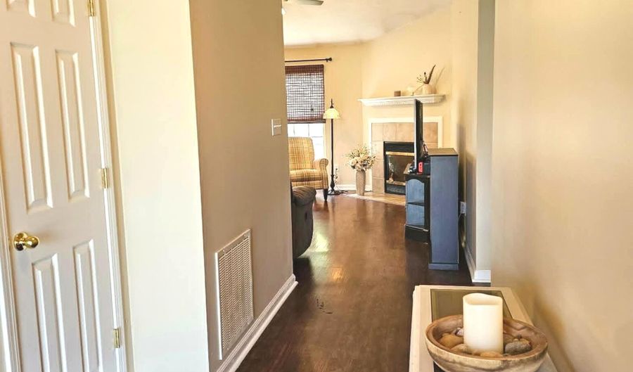 6010 Arrowhead Dr, Anderson, IN 46013 - 3 Beds, 2 Bath
