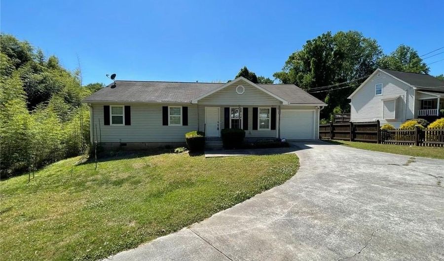 5336 Austell Powder Springs Rd, Austell, GA 30106 - 3 Beds, 2 Bath