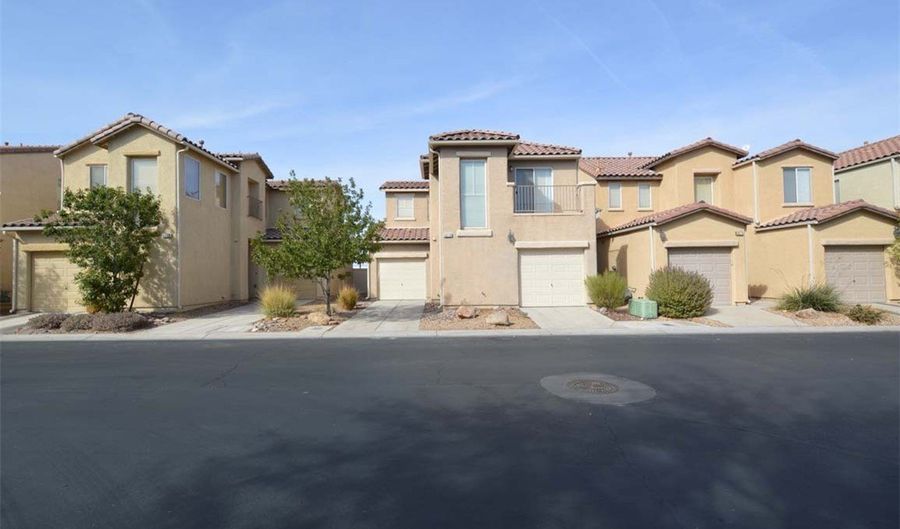 6670 TULIP FALLS Dr, Henderson, NV 89011 - 3 Beds, 3 Bath