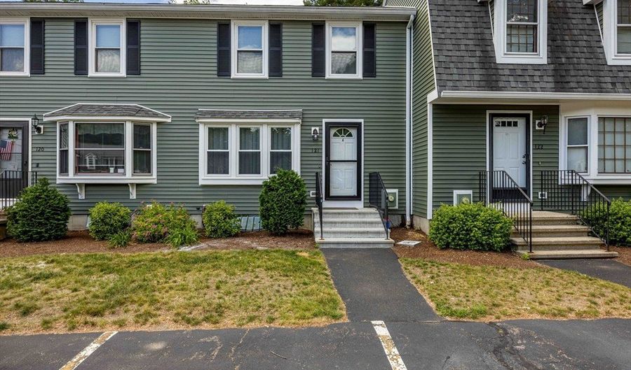121 Twin Brook Ln 121, Bellingham, MA 02019 - 2 Beds, 2 Bath