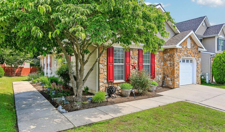 1029 SEARAY Ct, Abingdon, MD 21009 - 3 Beds, 2 Bath