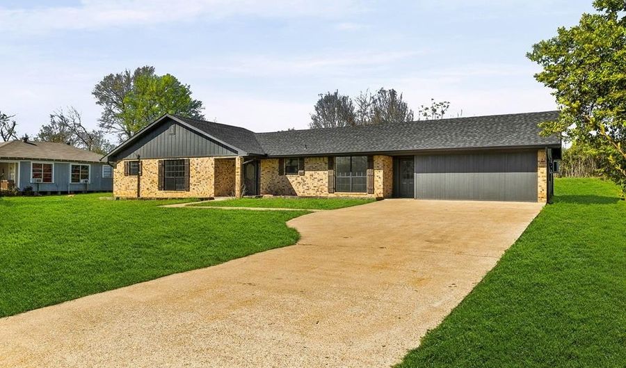 407 Quincy Ave, Alto, TX 75925 - 4 Beds, 2 Bath