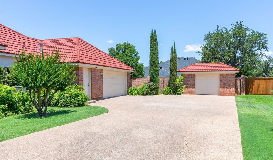 32 Glen Abbey St, Abilene, TX 79606 - 3 Beds, 4 Bath