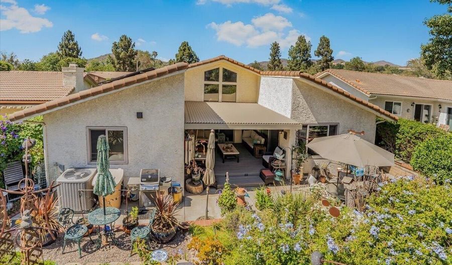 6186 Irena Ave, Camarillo, CA 93012 - 2 Beds, 2 Bath