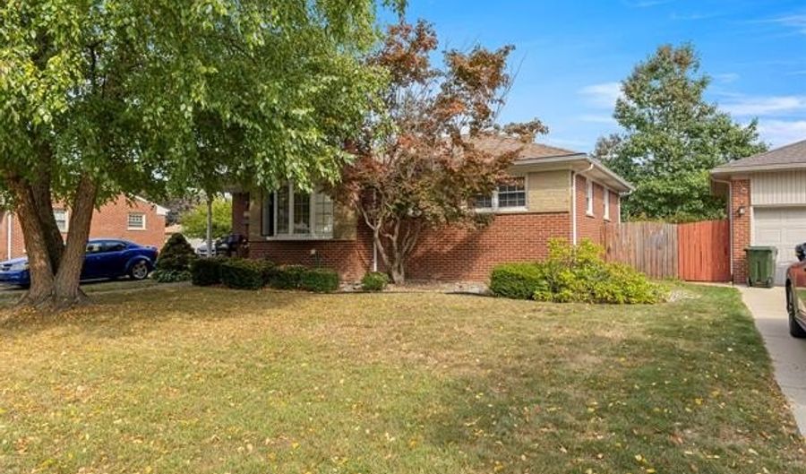 9869 Melbourne Ave, Allen Park, MI 48101 - 3 Beds, 2 Bath