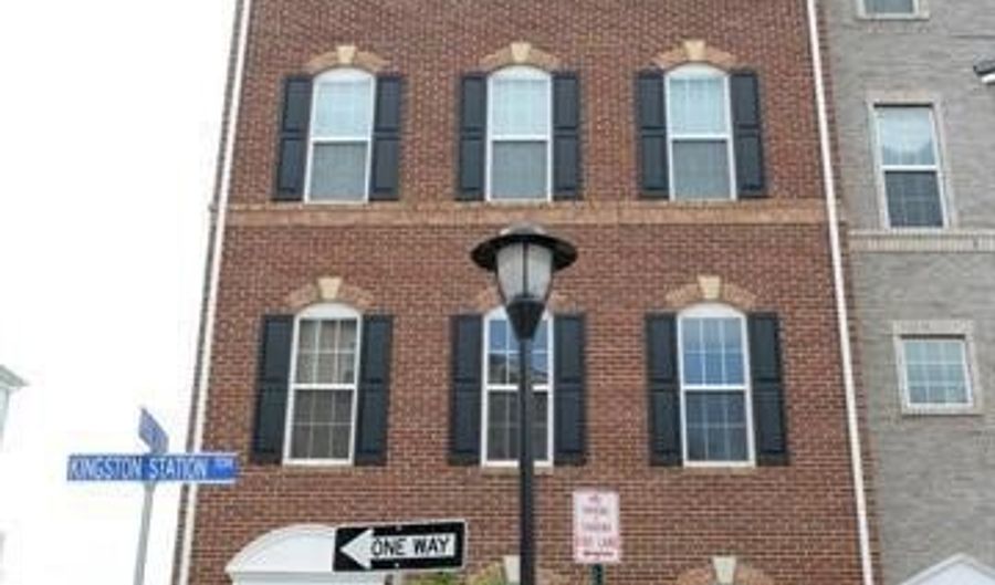 43857 KINGSTON STATION Ter, Ashburn, VA 20148 - 3 Beds, 3 Bath