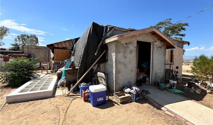 20375 Wadena Ter, Apple Valley, CA 92308 - 2 Beds, 1 Bath
