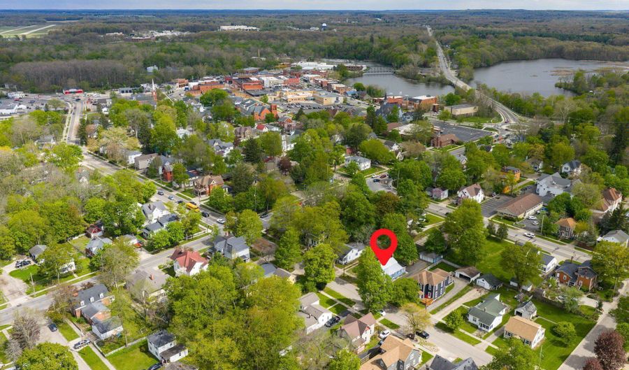 417 Monroe St, Allegan, MI 49010 - 3 Beds, 1 Bath