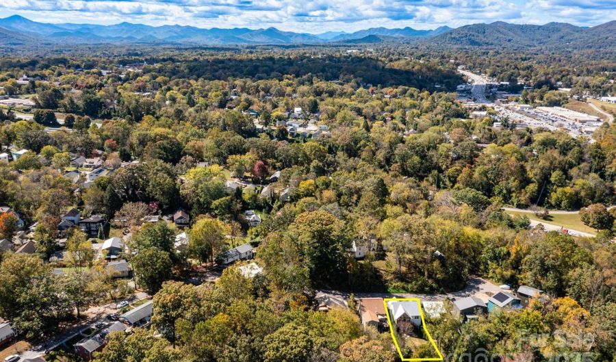 27 Ruslan Dr, Asheville, NC 28806 - 5 Beds, 5 Bath