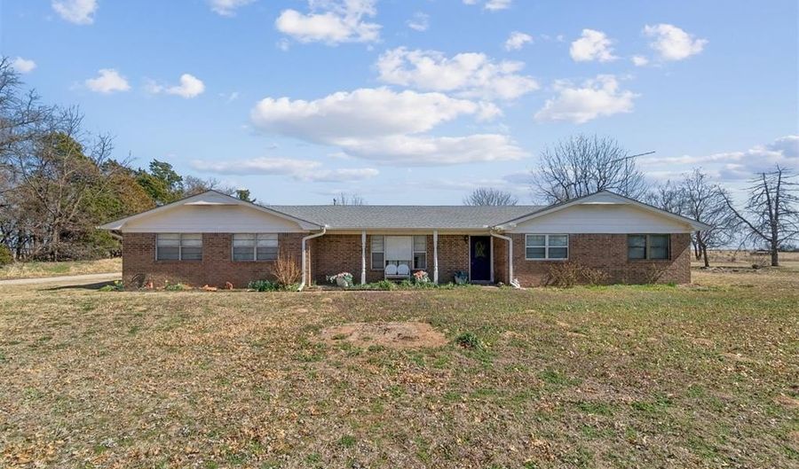 33057 Square Top Rd, Anadarko, OK 73005 - 3 Beds, 2 Bath