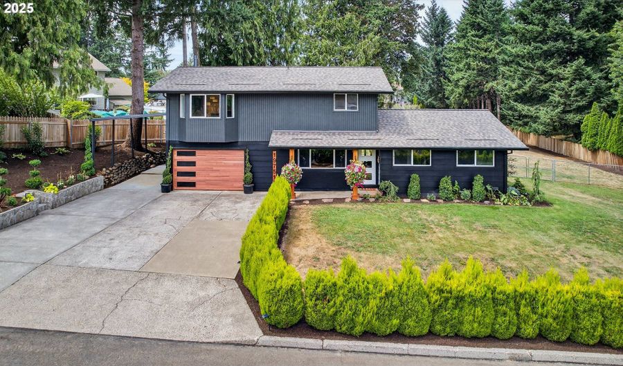 19751 FALCON Dr, Oregon City, OR 97045 - 4 Beds, 3 Bath