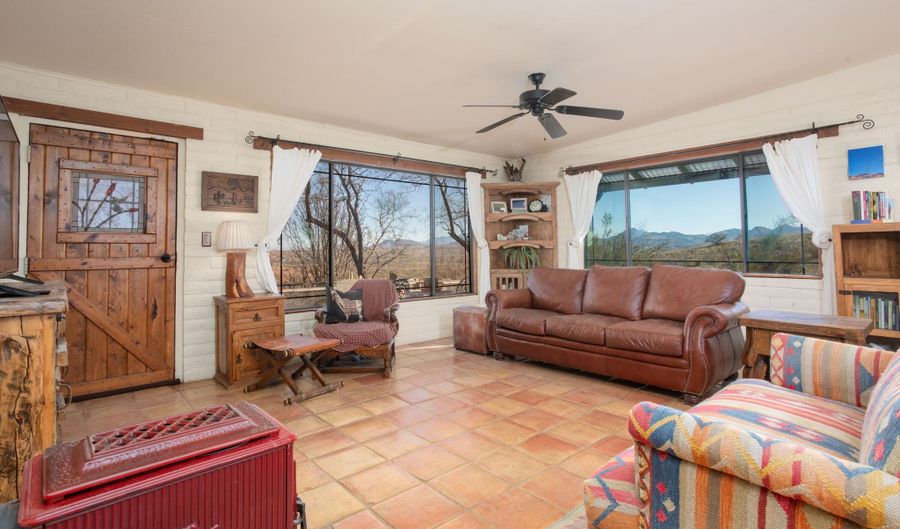 13520 W Universal Ranch Rd, Arivaca, AZ 85601 - 3 Beds, 2 Bath