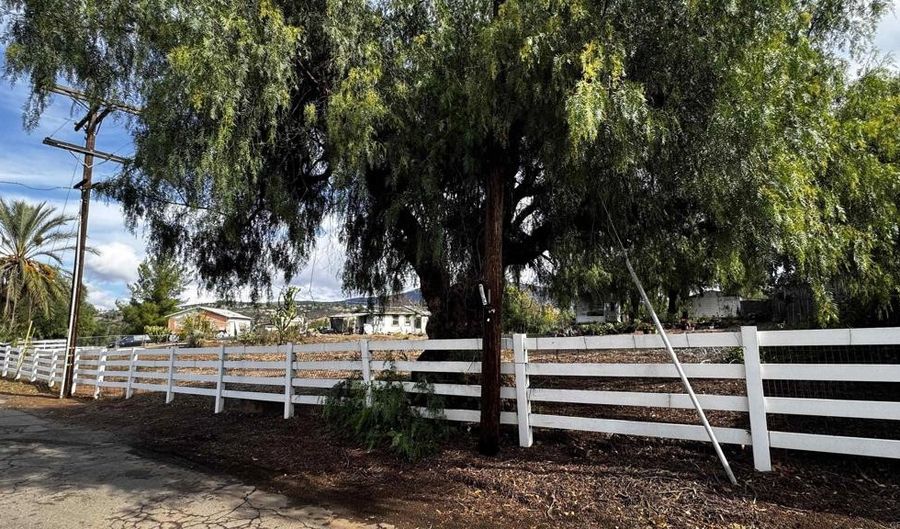 1663 Alpine Terrace Rd, Alpine, CA 91901 - 2 Beds, 1 Bath