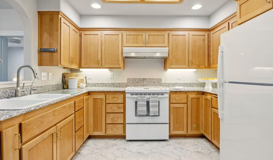 969 Golden Aspen Pl, Ashland, OR 97520 - 2 Beds, 2 Bath
