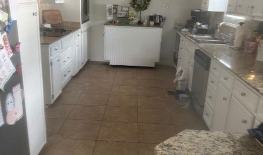 402 Storm Ave, Brookhaven, MS 39601 - 3 Beds, 2 Bath