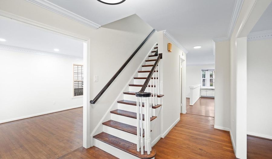 34 N GARFIELD St, Arlington, VA 22201 - 4 Beds, 4 Bath