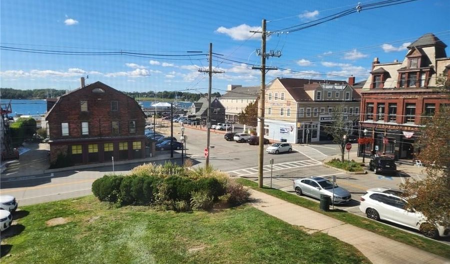 20 State St 4, Bristol, RI 02809 - 2 Beds, 1 Bath